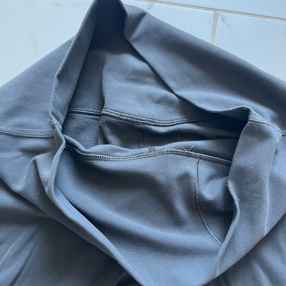 Lululemon align 21" crop dark gray color size 8 - Picture 3 of 6